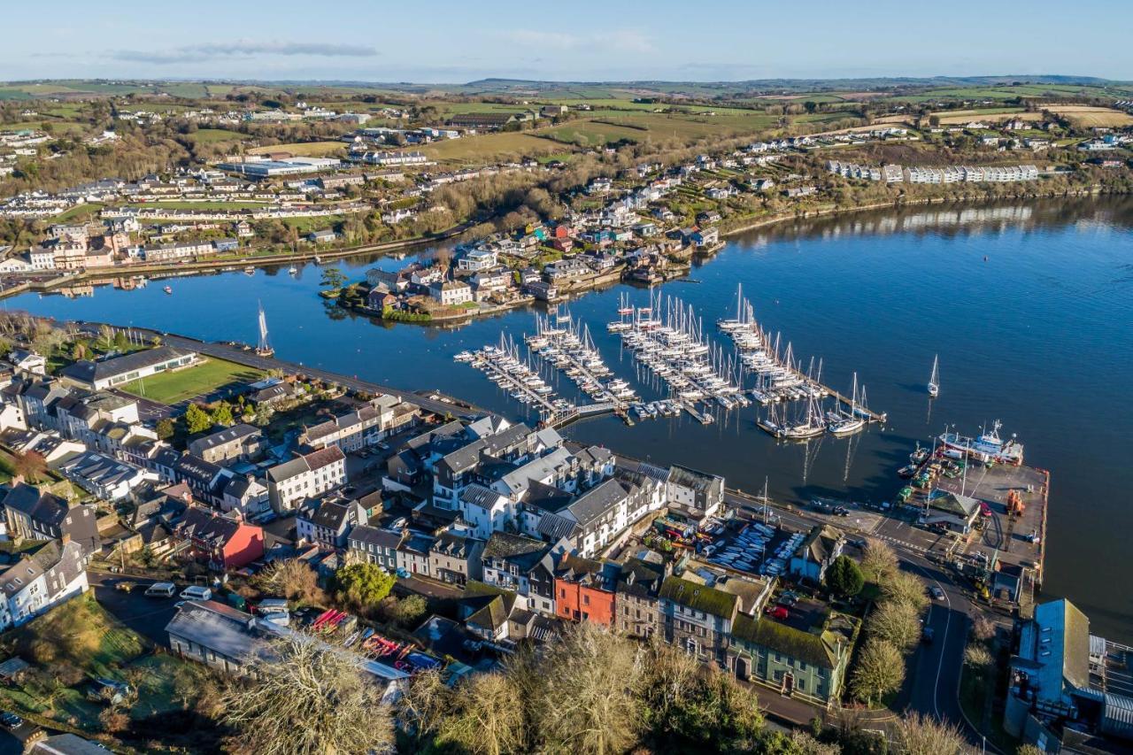 Four Winds,Kinsale Town,Exquisite Holiday Homes,Sleeps 26 المظهر الخارجي الصورة