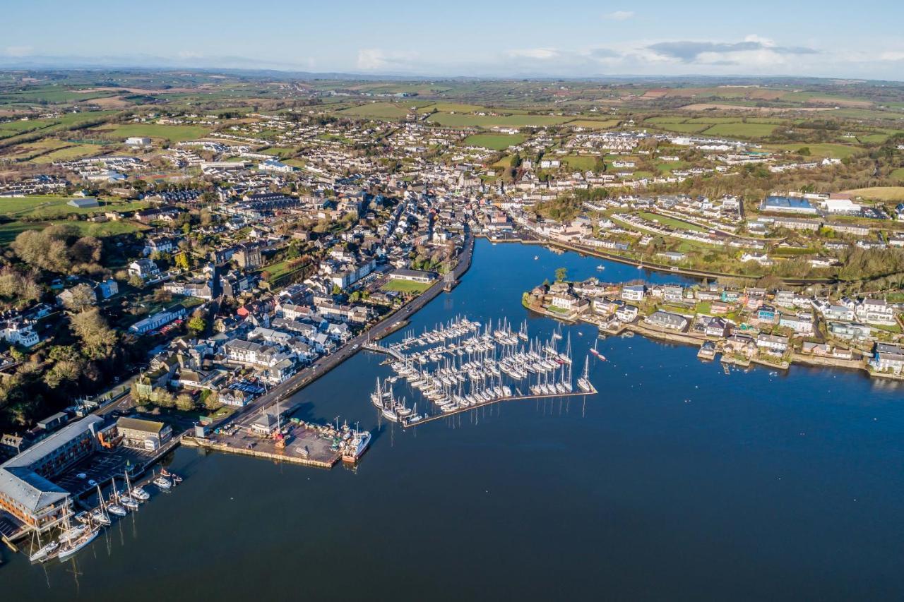 Four Winds,Kinsale Town,Exquisite Holiday Homes,Sleeps 26 المظهر الخارجي الصورة