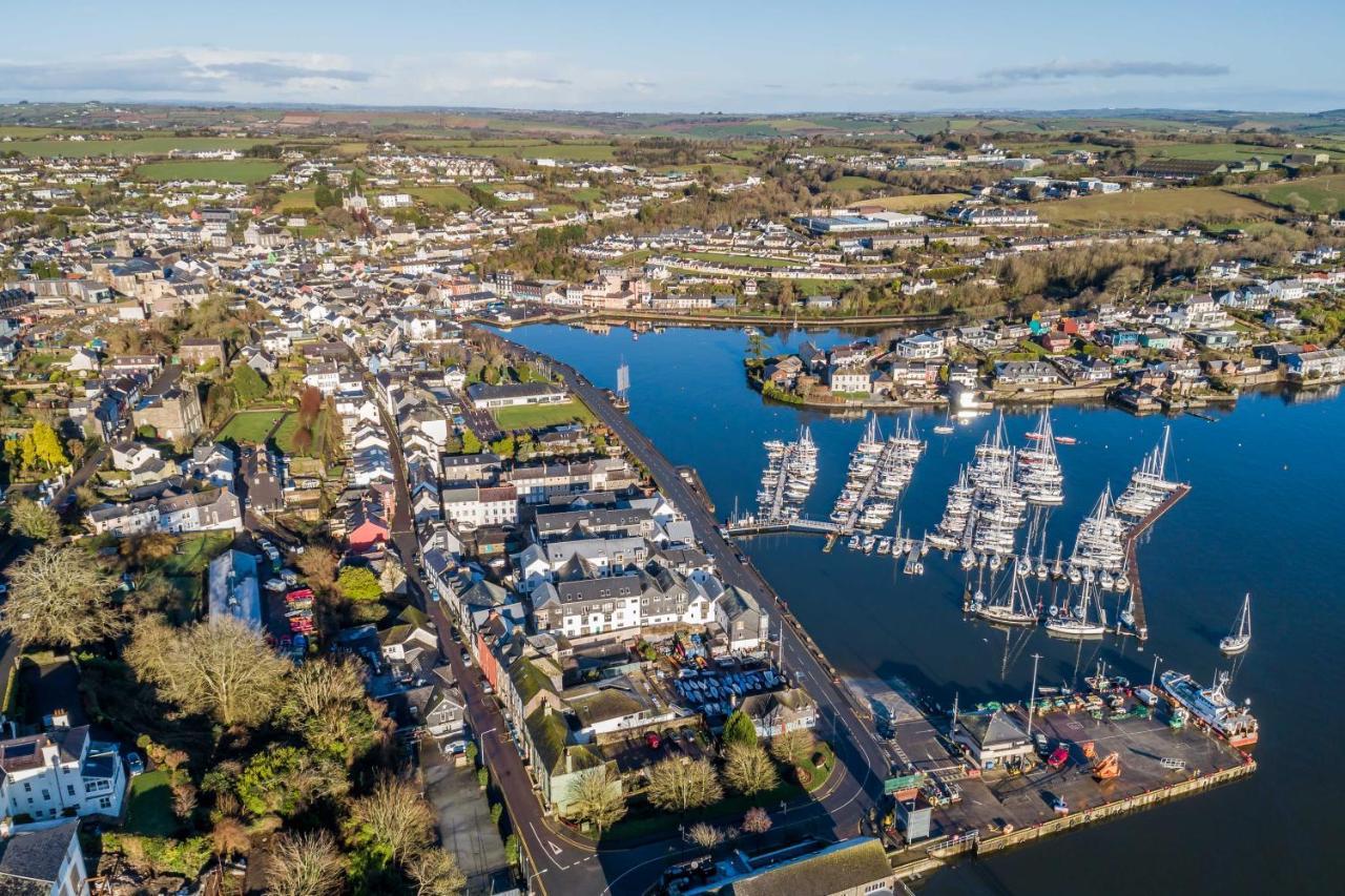 Four Winds,Kinsale Town,Exquisite Holiday Homes,Sleeps 26 المظهر الخارجي الصورة
